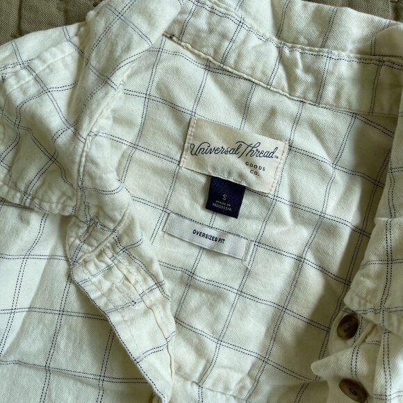 Universal Thread Oversized Plaid Buttondown Size S - Picture 3 of 4